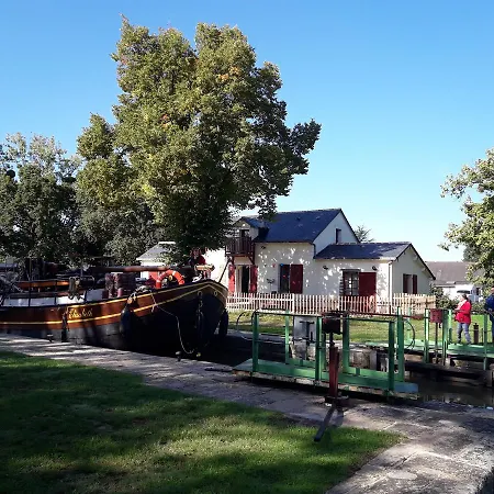 Couette-café Ecluse De La Tindière 3*